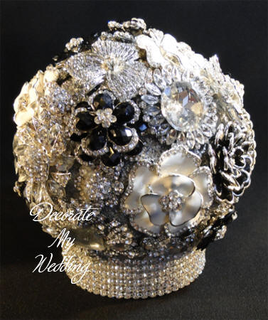 Crystal Brooch Wedding Cake Stand